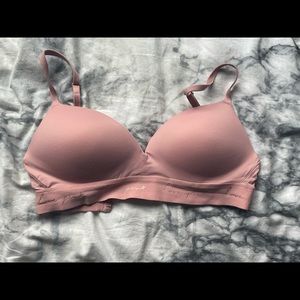 NWOT Victoria secret wear everywhere push-up bra